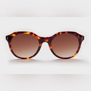 NWT Yunizon Libera Wide Sunglasses - Amber Tortoise